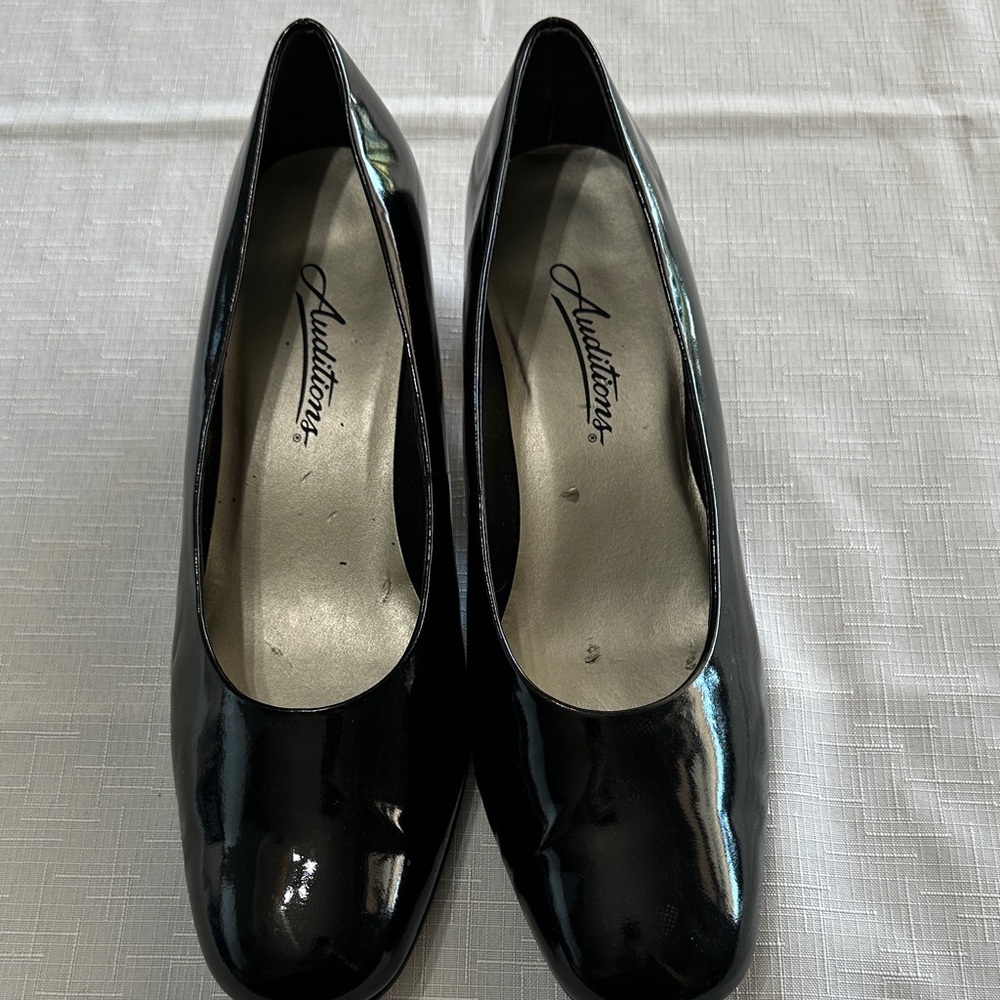 Auditions Shiny Black Pumps